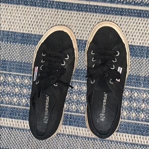 Black supergas